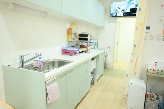 新築移転したばかりのきれいな院内